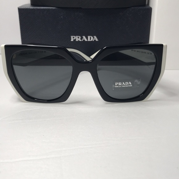 💯 - New - These PR 15WS sunglasses from Prada are a perfect example of timel… - Picture 5 of 14